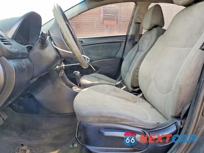 Zdjęcie 7 z 11 samochodu: 2013 HYUNDAI ACCENT GLS VIN:KMHCT4AE8DU274403 - miniatura