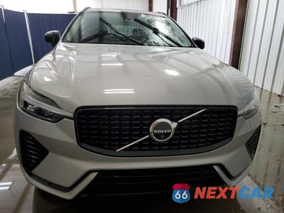 Piąte zdjęcie samochodu w środku: 2025 VOLVO XC60 PLUS VIN:YV4M12RC7S1221306 - miniatura