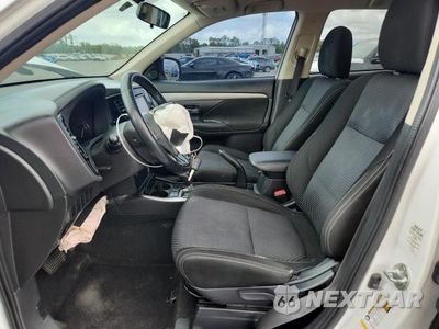 Zdjęcie 7 z 13 samochodu: 2017 MITSUBISHI OUTLANDER ES VIN:JA4AD2A30HZ015600 - miniatura