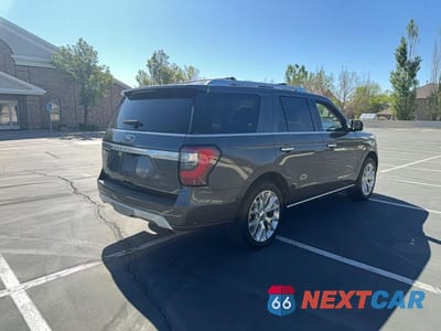 Czwarte zdjęcie samochodu z boku: 2020 FORD EXPEDITION PLATINUM VIN:1FMJU1MT8LEA63448 - miniatura