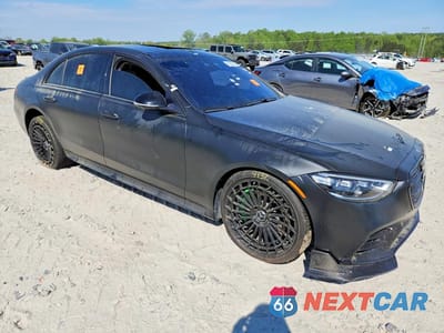 Czwarte zdjęcie samochodu z boku: 2022 MERCEDES-BENZ S 500 4MATIC VIN:W1K6G6DB9NA102764 - miniatura