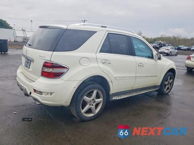 Trzecie zdjęcie samochodu z tyłu: 2009 MERCEDES-BENZ ML 550 VIN:4JGBB72E59A445681 - miniatura