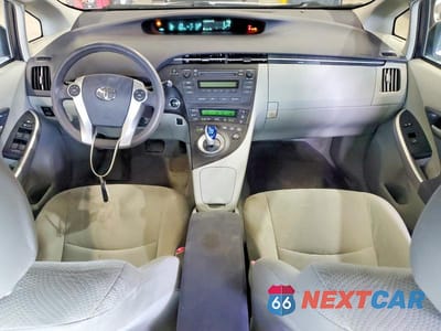 Zdjęcie 8 z 12 samochodu: 2010 TOYOTA PRIUS II VIN:JTDKN3DU4A0140191 - miniatura