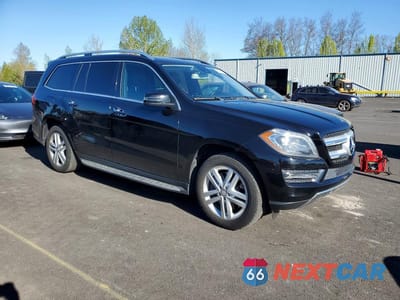 Czwarte zdjęcie samochodu z boku: 2013 MERCEDES-BENZ GL 450 4MATIC VIN:4JGDF7CE3DA132553 - miniatura
