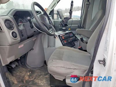 Zdjęcie 7 z 13 samochodu: 2018 FORD E350 AMBULANCE VIN:1FDWE3FS0JDC23179 - miniatura