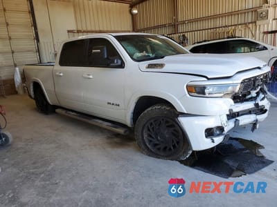 Czwarte zdjęcie samochodu z boku: 2025 RAM 1500 BIG HORN VIN:1C6SRFMP8SN657246 - miniatura