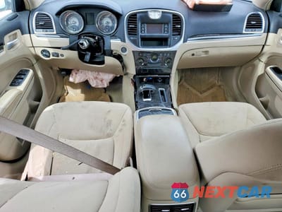 Zdjęcie 8 z 12 samochodu: 2012 CHRYSLER 300 VIN:2C3CCAAG4CH141082 - miniatura