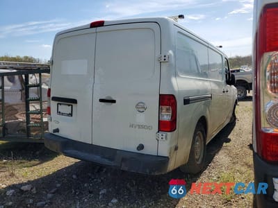 Trzecie zdjęcie samochodu z tyłu: 2017 NISSAN NV 1500 DELIVERY VAN VIN:1N6BF0KM5HN804782 - miniatura