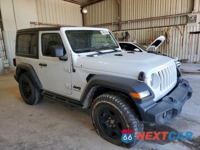 Czwarte zdjęcie samochodu z boku: 2022 JEEP WRANGLER SPORT VIN:1C4GJXAN0NW144960 - miniatura
