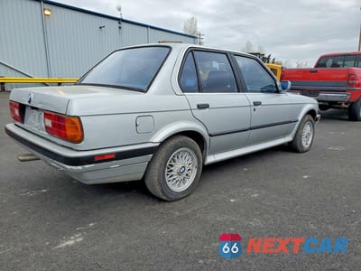 Trzecie zdjęcie samochodu z tyłu: 1990 BMW 325 IX VIN:WBAAE9316LED64297 - miniatura