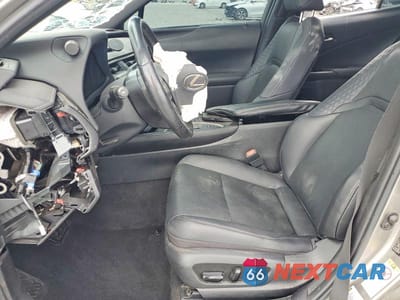 Zdjęcie 7 z 14 samochodu: 2019 LEXUS UX 250H VIN:JTHU9JBH8K2002083 - miniatura