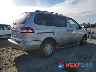Trzecie zdjęcie samochodu z tyłu: 2002 TOYOTA SIENNA XLE VIN:4T3ZF13CX2U488633 - miniatura