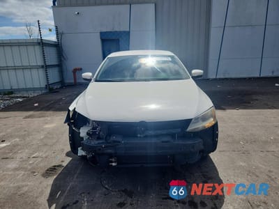 Piąte zdjęcie samochodu w środku: 2013 VOLKSWAGEN JETTA SE VIN:3VWDX7AJXDM286257 - miniatura