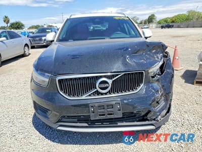 Piąte zdjęcie samochodu w środku: 2019 VOLVO XC40 T5 MOMENTUM VIN:YV4162UK3K2116209 - miniatura