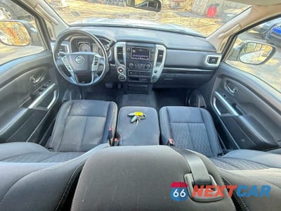 Zdjęcie 9 z 14 samochodu: 2019 NISS TITAN S VIN:1N6AA1EJ0KN500025 - miniatura