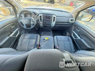 Zdjęcie 9 z 14 samochodu: 2019 NISS TITAN S VIN:1N6AA1EJ0KN500025 - miniatura
