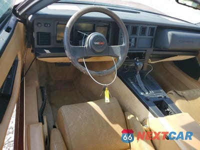 Zdjęcie 8 z 11 samochodu: 1987 CHEVROLET CORVETTE VIN:1G1YY2181H5114219 - miniatura
