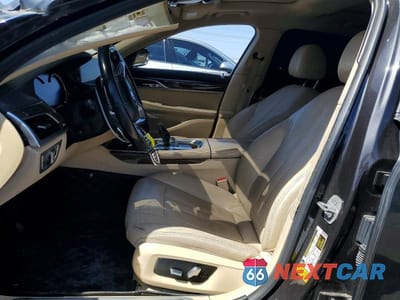 Zdjęcie 7 z 12 samochodu: 2016 BMW 740 I VIN:WBA7E2C56GG547050 - miniatura