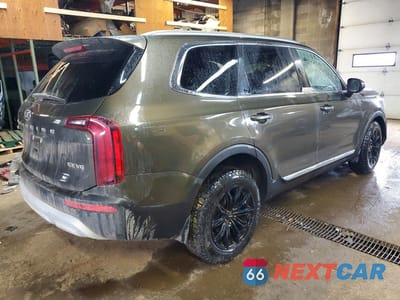 Trzecie zdjęcie samochodu z tyłu: 2021 KIA TELLURIDE EX V6 4DR VIN:5XYP3DHC0MG152856 - miniatura