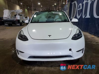 Piąte zdjęcie samochodu w środku: 2022 TESLA MODEL Y VIN:7SAYGAEE0NF521885 - miniatura