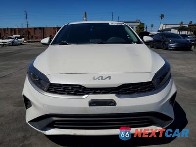 Piąte zdjęcie samochodu w środku: 2022 KIA FORTE LXS VIN:3KPF24AD1NE488449 - miniatura
