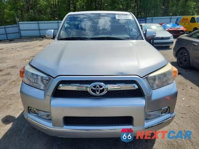 Piąte zdjęcie samochodu w środku: 2013 TOYOTA 4RUNNER SR5 VIN:JTEZU5JR8D5061509 - miniatura
