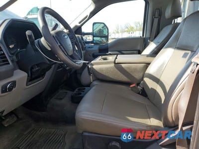 Zdjęcie 7 z 13 samochodu: 2019 FORD F550 SUPER DUTY VIN:1FDUF5GT2KEG28950 - miniatura