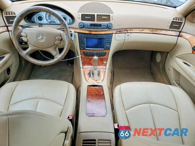 Zdjęcie 8 z 13 samochodu: 2009 MERCEDES-BENZ E 350 VIN:WDBUF56X79B383629 - miniatura