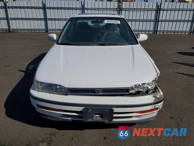 Piąte zdjęcie samochodu w środku: 1993 HONDA ACCORD EX VIN:JHMCB7676PC052857 - miniatura