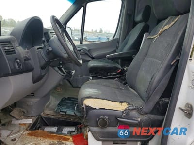 Zdjęcie 7 z 12 samochodu: 2013 MERCEDES-BENZ SPRINTER 2500 VIN:WD3PE7CC2D5726086 - miniatura