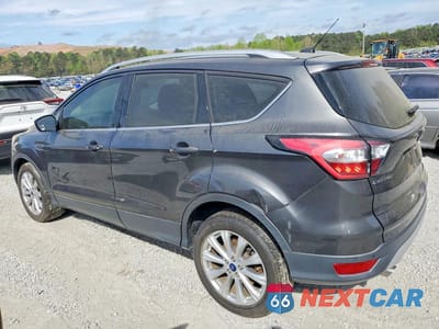Drugie zdjęcie samochodu z przodu: 2017 FORD ESCAPE TITANIUM VIN:1FMCU0JD7HUD42712 - miniatura