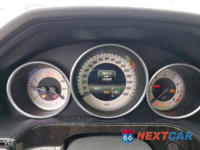 Zdjęcie 9 z 12 samochodu: 2014 MERCEDES-BENZ E 550 4MATIC VIN:WDDHF9BB1EA790386 - miniatura