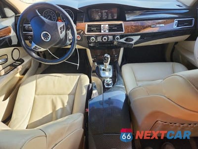 Zdjęcie 8 z 12 samochodu: 2010 BMW 528 XI VIN:WBANV1C59AC443121 - miniatura