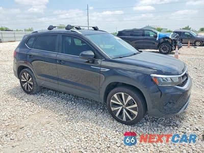 Czwarte zdjęcie samochodu z boku: 2023 VOLKSWAGEN TAOS SE VIN:3VVEX7B24PM345291 - miniatura