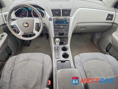 Zdjęcie 8 z 14 samochodu: 2011 CHEVROLET TRAVERSE LT VIN:1GNKRJED4BJ277593 - miniatura