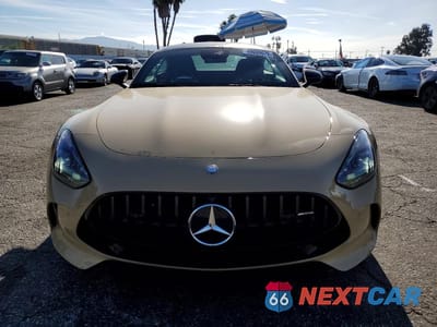 Piąte zdjęcie samochodu w środku: 2025 MERCEDES-BENZ AMG GT 55 VIN:W1KRJ8AB4SF004089 - miniatura