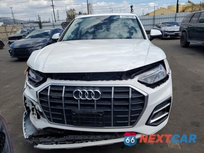 Piąte zdjęcie samochodu w środku: 2021 AUDI Q5 PREMIUM VIN:WA1AAAFY4M2124040 - miniatura