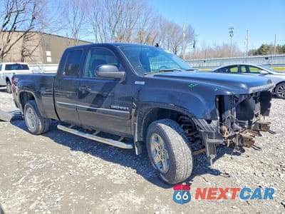 Czwarte zdjęcie samochodu z boku: 2011 GMC SIERRA K1500 SLE VIN:1GTR2VE37BZ153040 - miniatura