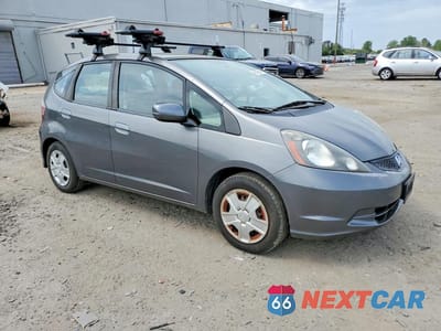 Czwarte zdjęcie samochodu z boku: 2013 HONDA FIT VIN:JHMGE8H33DC063710 - miniatura