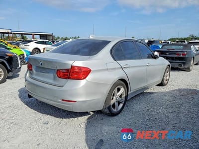 Trzecie zdjęcie samochodu z tyłu: 2012 BMW 328 I VIN:WBA3A5G52CNP17433 - miniatura