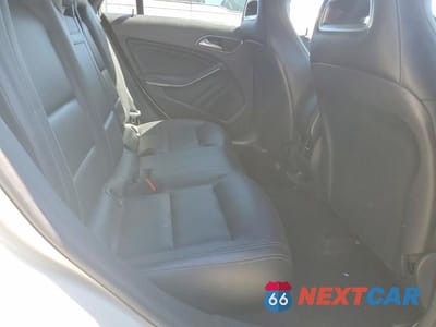 Zdjęcie 10 z 11 samochodu: 2018 MERCEDES-BENZ CLA 250 VIN:WDDSJ4EB8JN528239 - miniatura