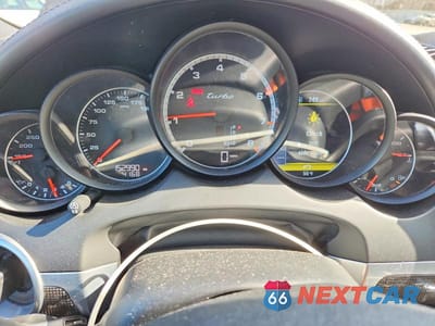 Zdjęcie 9 z 12 samochodu: 2013 PORSCHE CAYENNE TURBO VIN:WP1AC2A23DLA92831 - miniatura