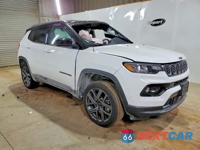 Czwarte zdjęcie samochodu z boku: 2026 JEEP COMPASS LIMITED VIN:3C4NJDCN8TT184256 - miniatura