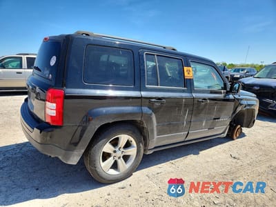 Trzecie zdjęcie samochodu z tyłu: 2016 JEEP PATRIOT SPORT VIN:1C4NJRBB7GD573289 - miniatura