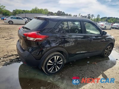 Trzecie zdjęcie samochodu z tyłu: 2020 NISSAN KICKS SV VIN:3N1CP5CV2LL542871 - miniatura