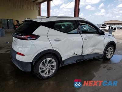 Trzecie zdjęcie samochodu z tyłu: 2023 CHEVROLET BOLT EUV LT VIN:1G1FY6S00P4146378 - miniatura