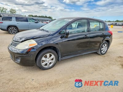 2009 NISSAN VERSA 1.8 S 3N1BC13E39L407794 - główne zdjęcie licytacji z USA - miniatura