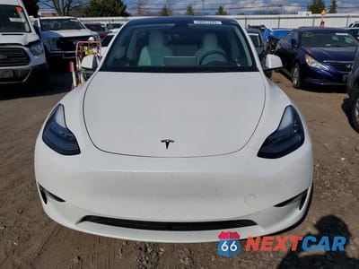 Piąte zdjęcie samochodu w środku: 2021 TESLA MODEL Y VIN:5YJYGAEE3MF248470 - miniatura
