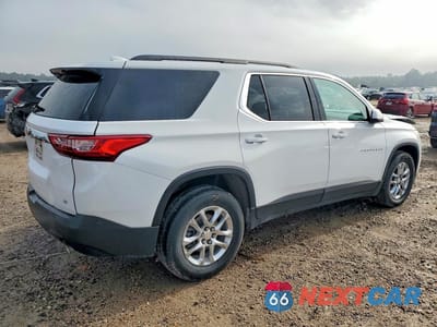 Trzecie zdjęcie samochodu z tyłu: 2021 CHEVROLET TRAVERSE LT VIN:1GNERHKW5MJ127166 - miniatura