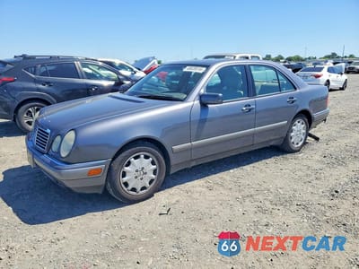 1997 MERCEDES-BENZ E 320 WDBJF55F5VA403159 - główne zdjęcie licytacji z USA - miniatura